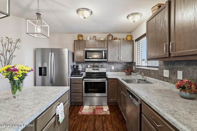 11116 Remembrance Ln, Louisville, KY 40229