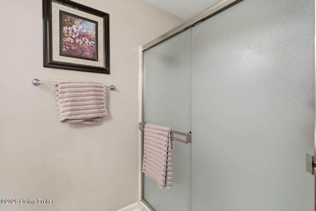 11116 Remembrance Ln, Louisville, KY 40229