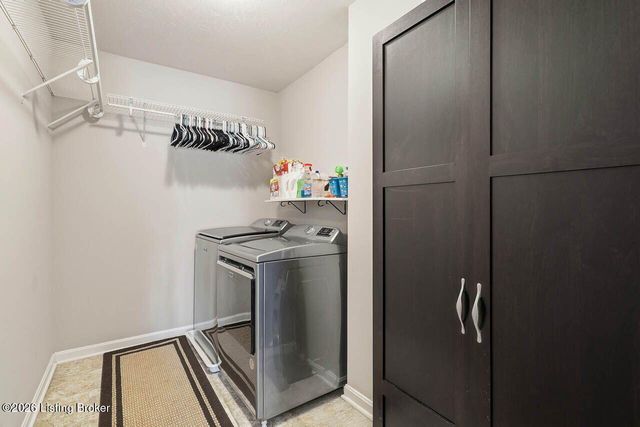 11116 Remembrance Ln, Louisville, KY 40229