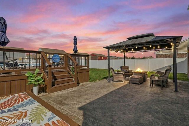 11116 Remembrance Ln, Louisville, KY 40229