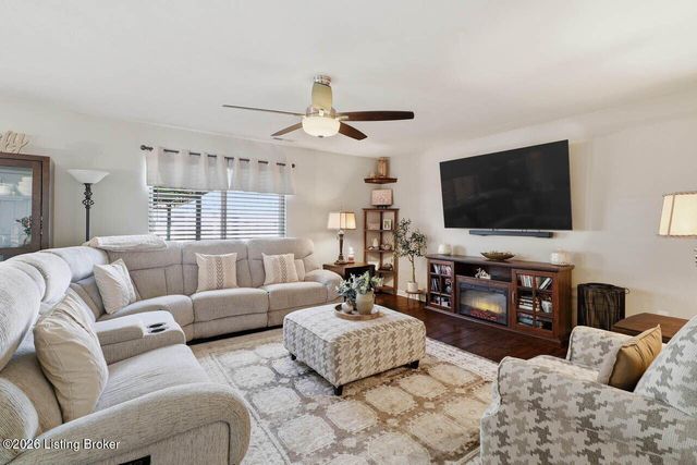 11116 Remembrance Ln, Louisville, KY 40229