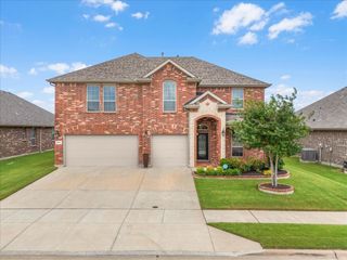 8912 Jewel Flower Drive, Fort Worth, TX 76131