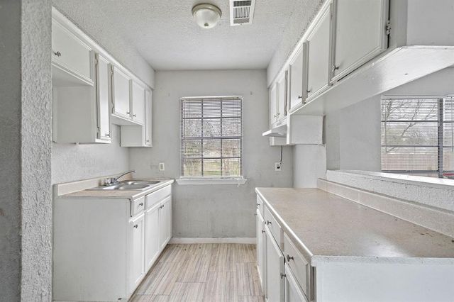 3316 Texas Avenue, Texas City, TX 77590