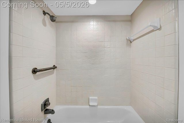 4605 Golf View Drive, Genoa Township, MI 48116