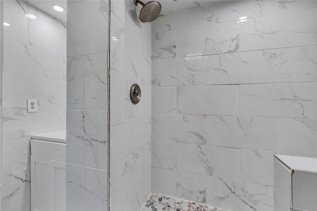 587 Central Avenue, Johnston, RI 02919