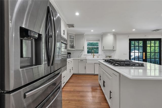 587 Central Avenue, Johnston, RI 02919