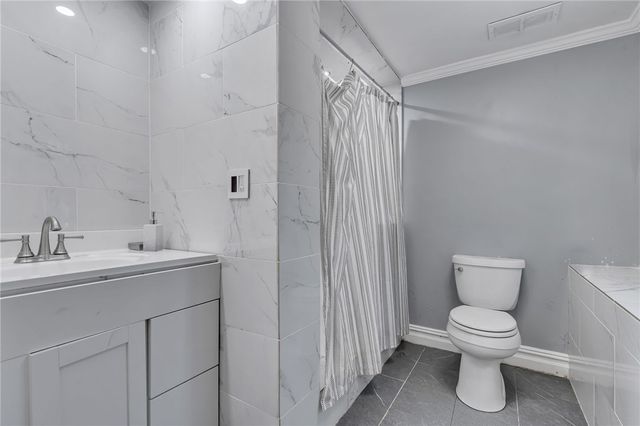 587 Central Avenue, Johnston, RI 02919
