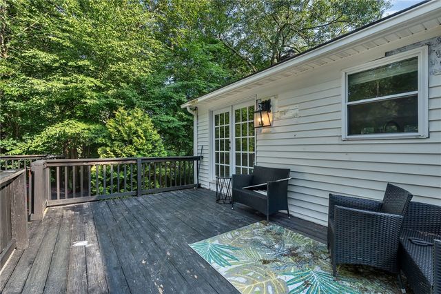 587 Central Avenue, Johnston, RI 02919