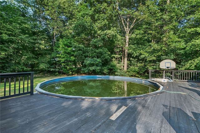 587 Central Avenue, Johnston, RI 02919