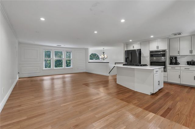 587 Central Avenue, Johnston, RI 02919