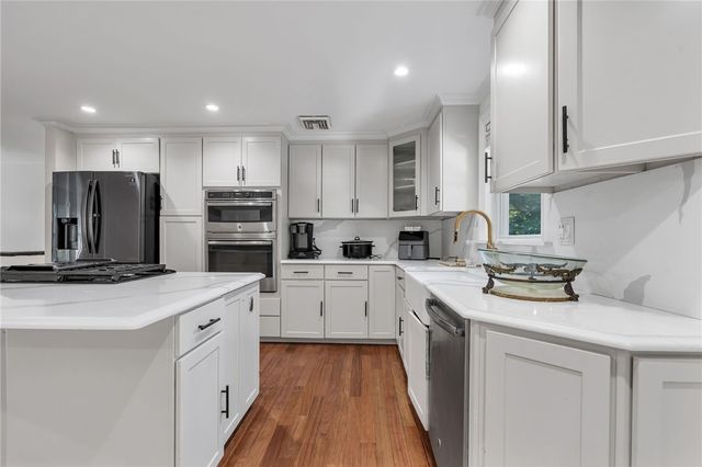 587 Central Avenue, Johnston, RI 02919