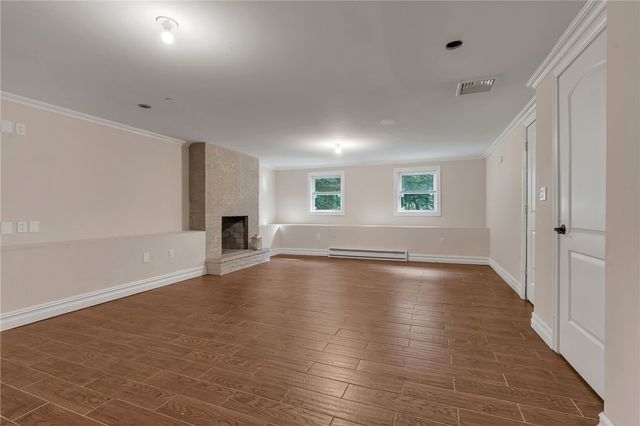 587 Central Avenue, Johnston, RI 02919