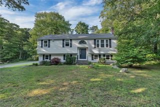 587 Central Avenue, Johnston, RI 02919