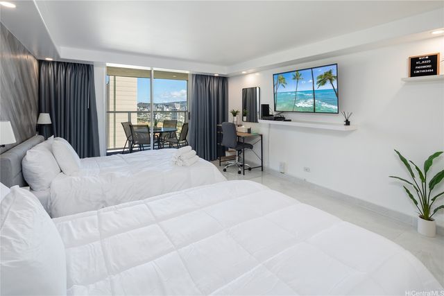 445 Seaside Avenue 2810, Honolulu, HI 96815
