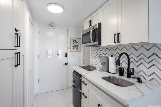 445 Seaside Avenue 2810, Honolulu, HI 96815