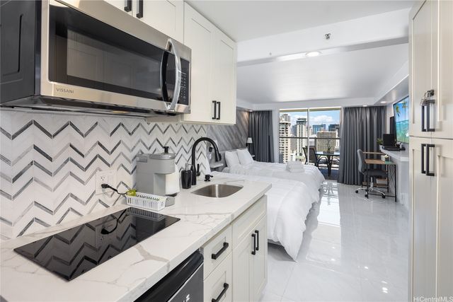 445 Seaside Avenue 2810, Honolulu, HI 96815