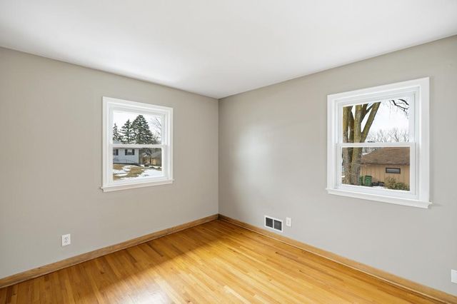 303 Roma Avenue, Roseville, MN 55113