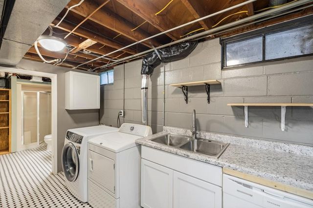 303 Roma Avenue, Roseville, MN 55113