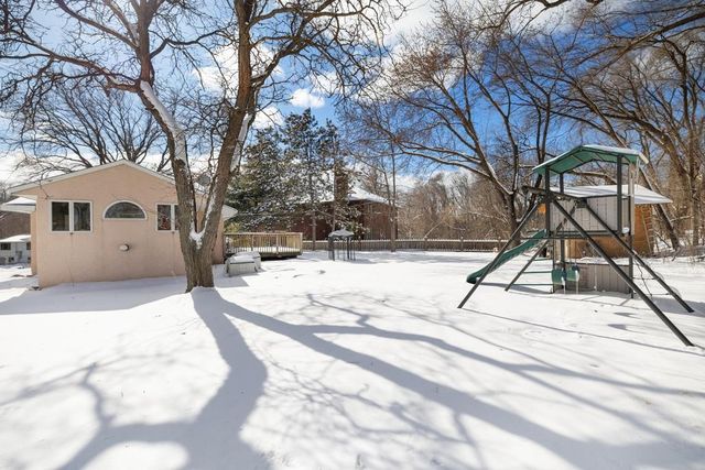 303 Roma Avenue, Roseville, MN 55113