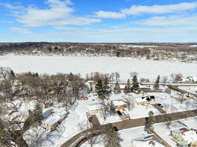 303 Roma Avenue, Roseville, MN 55113