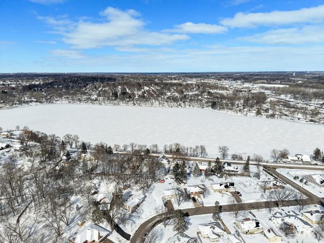 303 Roma Avenue, Roseville, MN 55113