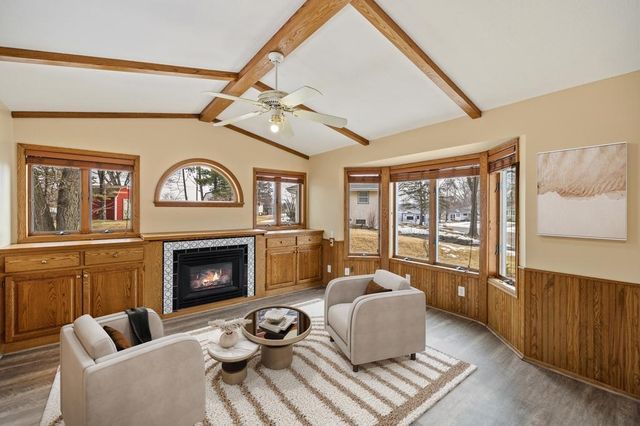 303 Roma Avenue, Roseville, MN 55113