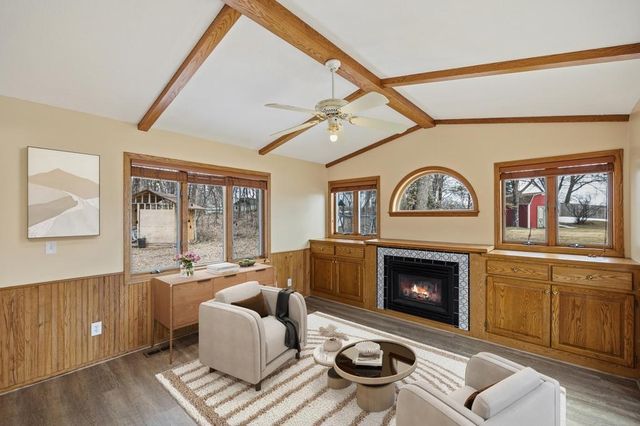 303 Roma Avenue, Roseville, MN 55113