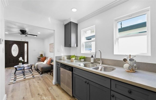 426 W 63rd, Los Angeles, CA 90003