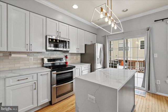 5317 CHIEFTAIN CIR, Alexandria, VA 22312