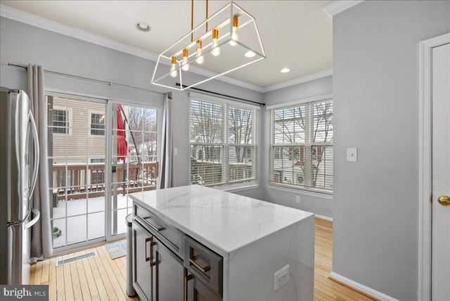 5317 CHIEFTAIN CIR, Alexandria, VA 22312