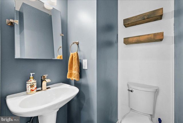 5317 CHIEFTAIN CIR, Alexandria, VA 22312