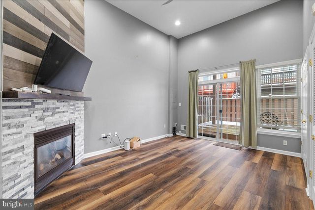 5317 CHIEFTAIN CIR, Alexandria, VA 22312