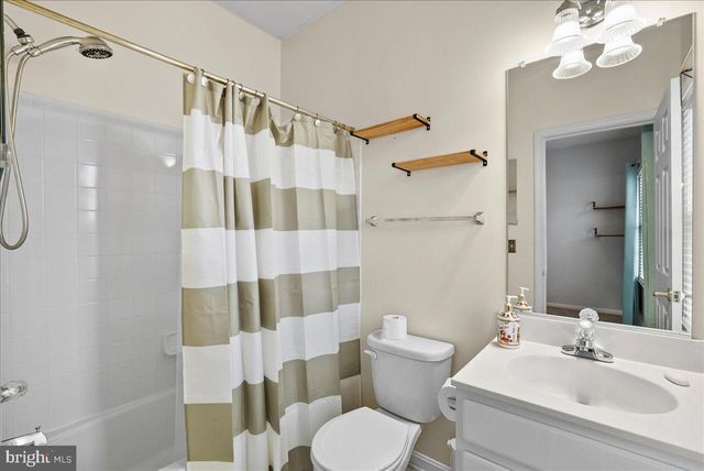 5317 CHIEFTAIN CIR, Alexandria, VA 22312