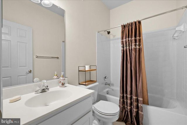 5317 CHIEFTAIN CIR, Alexandria, VA 22312