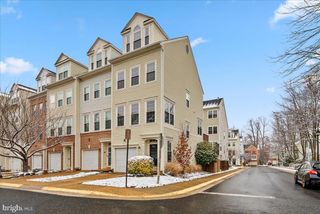 5317 CHIEFTAIN CIR, Alexandria, VA 22312