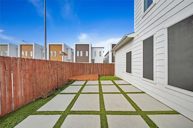 5519 Paraiso Place, Houston, TX 77091