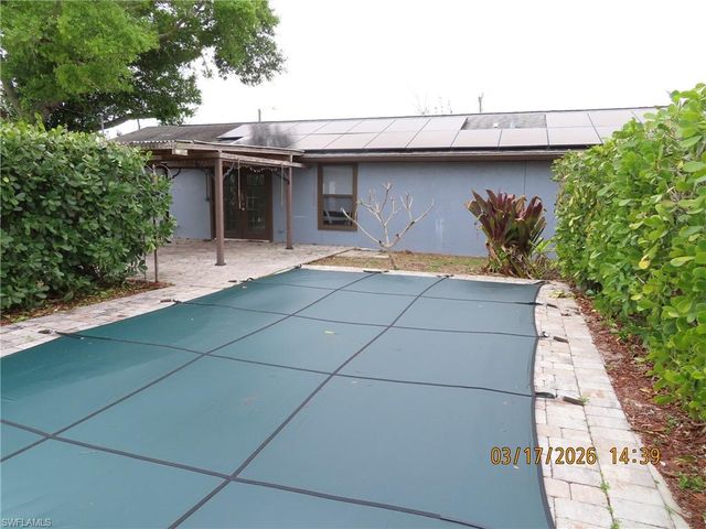 2713 NE 1st PL, Cape Coral, FL 33909