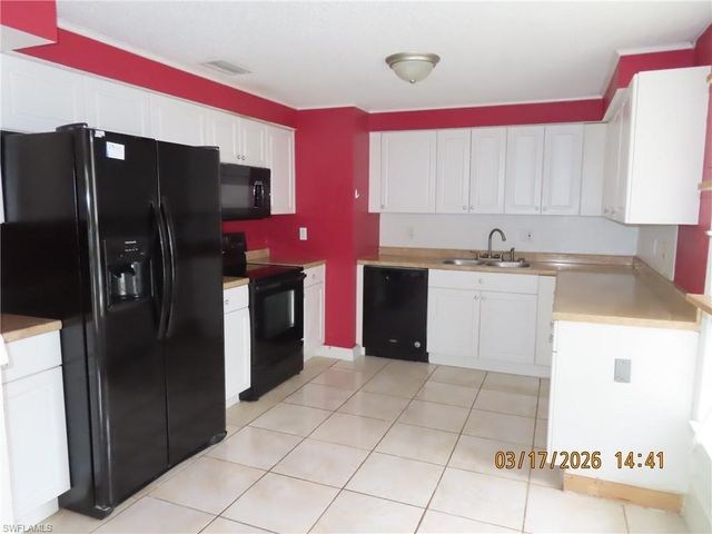 2713 NE 1st PL, Cape Coral, FL 33909