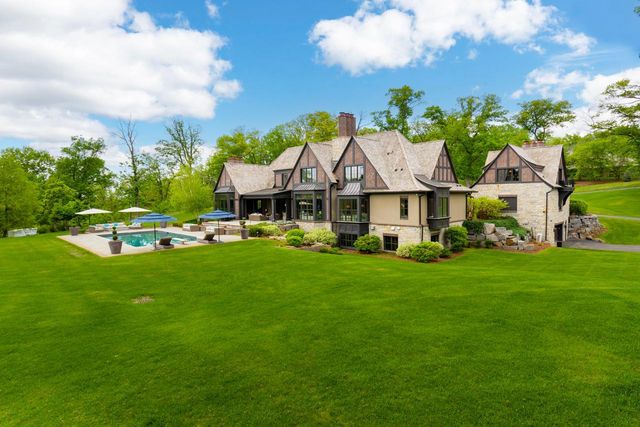 240 Salem Church Road, Sunfish Lake, MN 55118