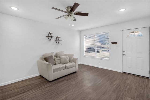 1005 Altamont Drive, Fort Worth, TX 76106