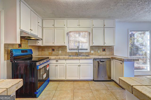 871 Lost Creek Circle, Stone Mountain, GA 30088