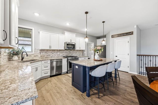 691 N Fox Hill Circle, Nixa, MO 65714