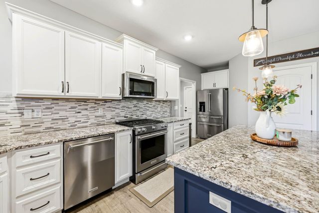 691 N Fox Hill Circle, Nixa, MO 65714