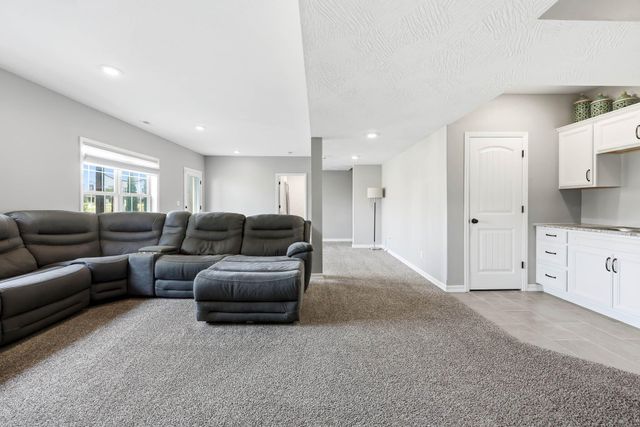 691 N Fox Hill Circle, Nixa, MO 65714