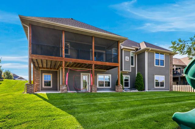 691 N Fox Hill Circle, Nixa, MO 65714