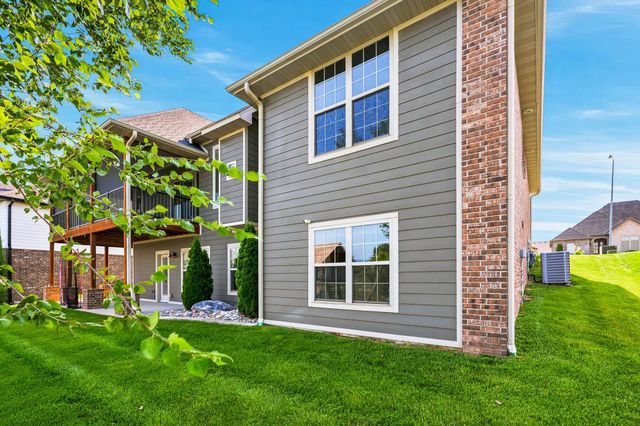 691 N Fox Hill Circle, Nixa, MO 65714