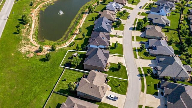 691 N Fox Hill Circle, Nixa, MO 65714
