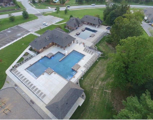 691 N Fox Hill Circle, Nixa, MO 65714