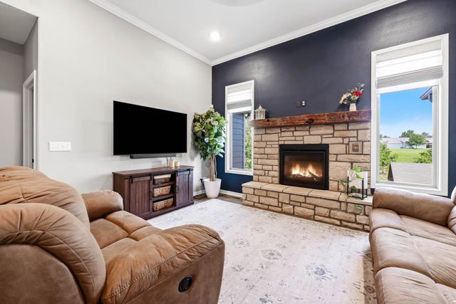 691 N Fox Hill Circle, Nixa, MO 65714