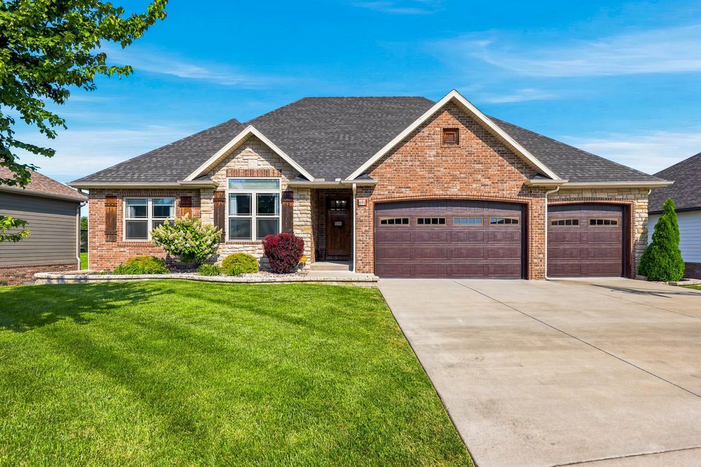 691 N Fox Hill Circle, Nixa, MO 65714
